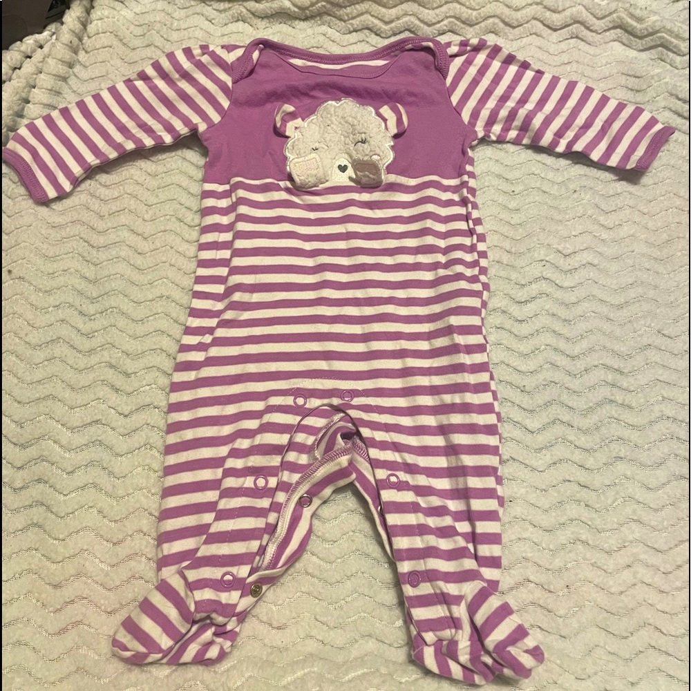6 pack of girls 3-6 months sleepers. Lightly used and in excellent condition.